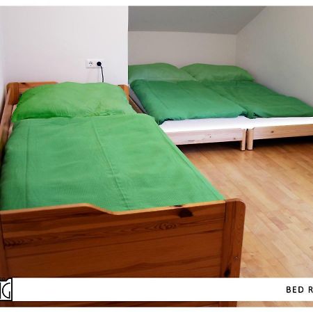 Aco Living - A Cheap Overnight Klagenfurt am Woerthersee Esterno foto